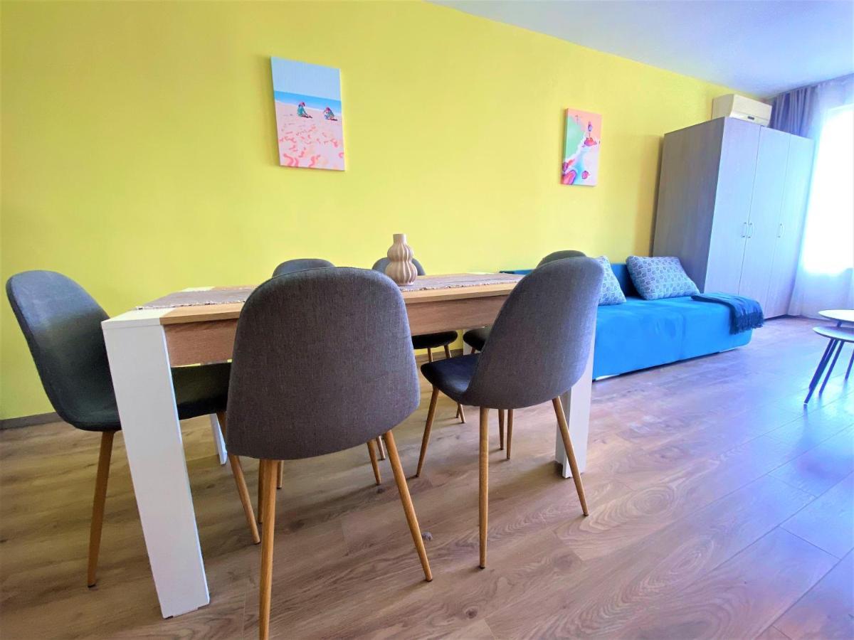 פרימורסקו Solei Apartments מראה חיצוני תמונה