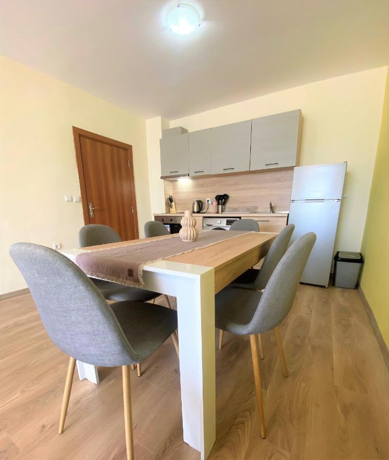 פרימורסקו Solei Apartments מראה חיצוני תמונה