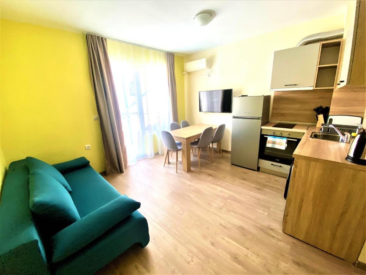 פרימורסקו Solei Apartments מראה חיצוני תמונה